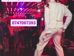 Striper, stripper, stripare, striptease masculin